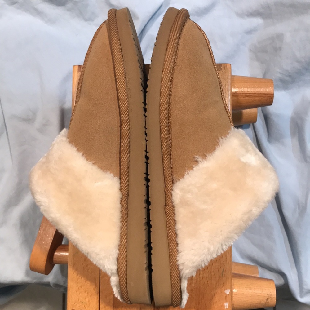 Minnetonka womens  8/M leather upper slippers final markdown no offers - Picture 9 of 12